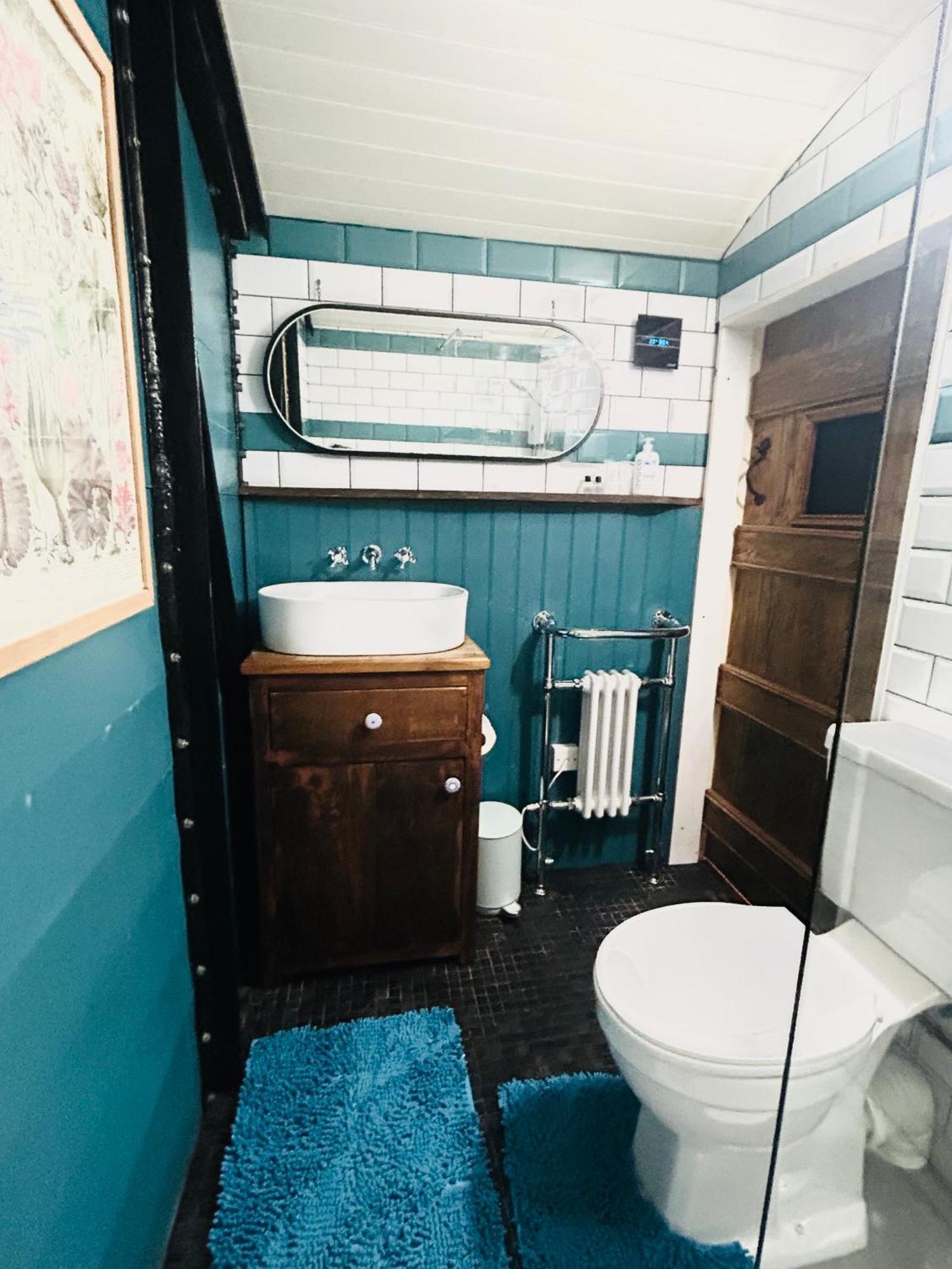 The Railway Carriage - Blue Villa Glasbury Bagian luar foto